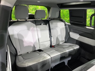 2025 LAND Rover DEFENDER 缩略图 17
