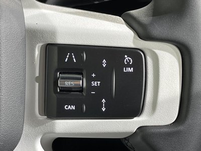 2025 LAND Rover DEFENDER 缩略图 8