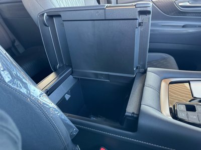 2026 Toyota ALPHARD — фото 45