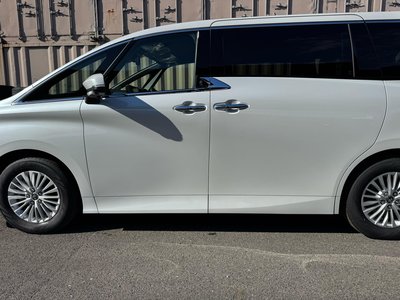 2026 Toyota ALPHARD — фото 13
