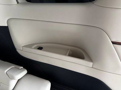 2025 Lexus LM thumbnail 68