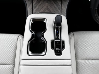 2025 Lexus LM thumbnail 32