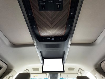 2025 Lexus LM thumbnail 60