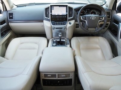 2020 Toyota LAND CRUISER 200 — фото 24