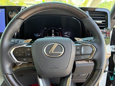 2024 Lexus LM — фото 28