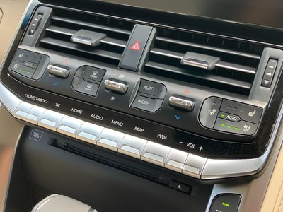 2023 Toyota LAND CRUISER 300 — фото 109