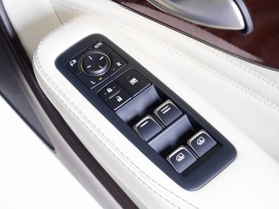 2019 Lexus LS — миниатюра 52