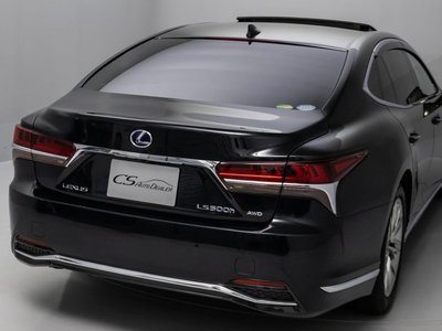 2019 Lexus LS — миниатюра 29
