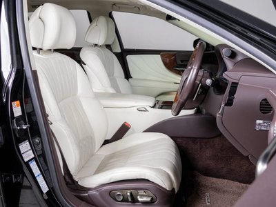 2019 Lexus LS — миниатюра 38