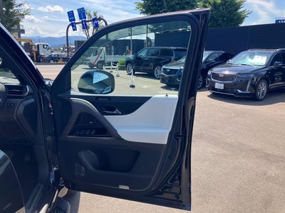 2024 Lexus LX — миниатюра 9