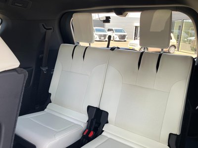 2024 Lexus LX — миниатюра 32