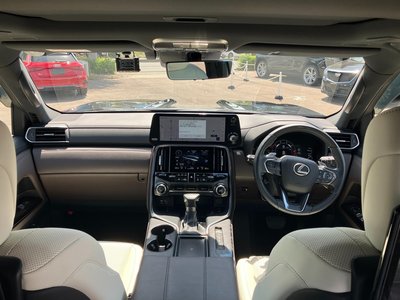 2024 Lexus LX — миниатюра 35
