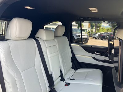 2024 Lexus LX — миниатюра 22