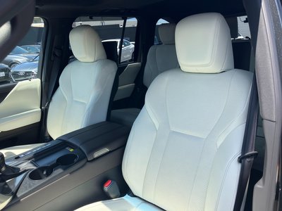 2024 Lexus LX — миниатюра 17
