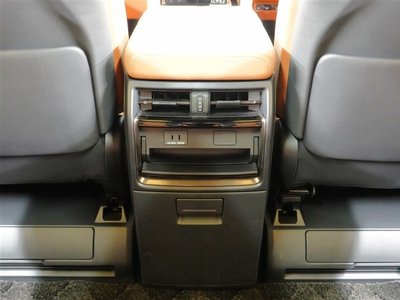 صورة 31 لـ 2023 Toyota VELLFIRE