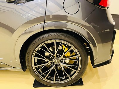 2025 Lexus LBX photo 16