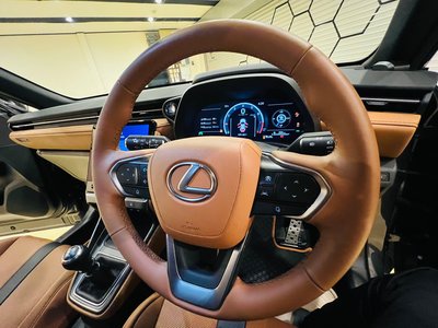 2025 Lexus LBX thumbnail 36
