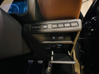 2025 Lexus LBX thumbnail 34