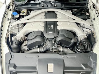 صورة مصغرة 18 لـ 2015 Aston Martin RAPIDE