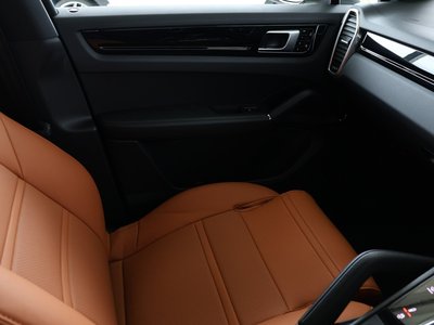 2019 Porsche CAYENNE thumbnail 36