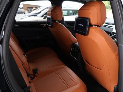 2019 Porsche CAYENNE thumbnail 45