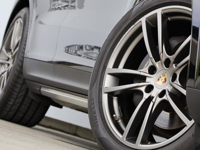 2019 Porsche CAYENNE photo 12
