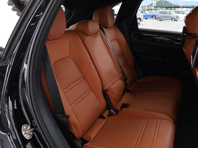 2019 Porsche CAYENNE thumbnail 44