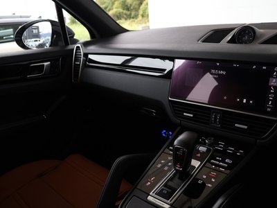 2019 Porsche CAYENNE thumbnail 21