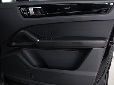 2019 Porsche CAYENNE thumbnail 50
