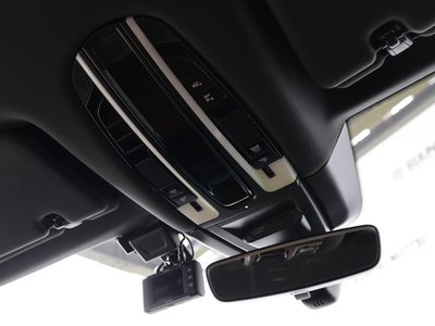 2019 Porsche CAYENNE thumbnail 35