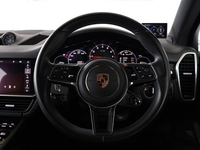 2019 Porsche CAYENNE thumbnail 18