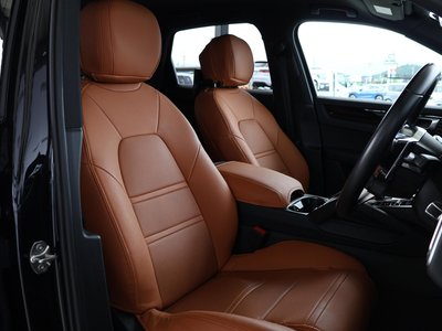 2019 Porsche CAYENNE photo 14