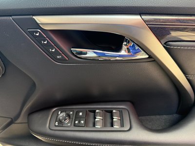 2022 Lexus RX thumbnail 18