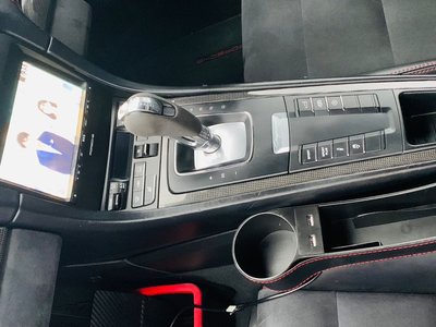 صورة مصغرة 10 لـ 2015 Porsche CAYMAN