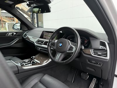 صورة 6 لـ 2023 BMW X5