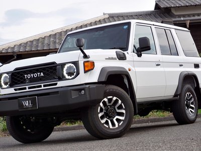 2024 Toyota LAND CRUISER 70 photo 2