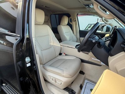 صورة 14 لـ 2023 Toyota LAND CRUISER 300
