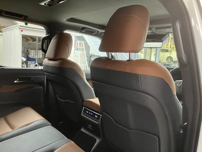 صورة 5 لـ 2025 Lexus GX