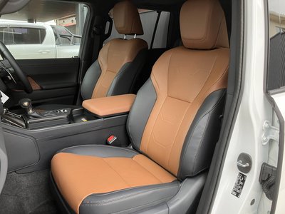 صورة 16 لـ 2025 Lexus GX