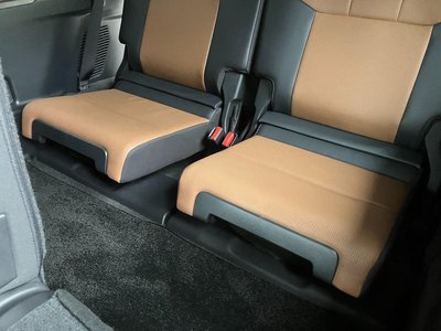 صورة 13 لـ 2025 Lexus GX