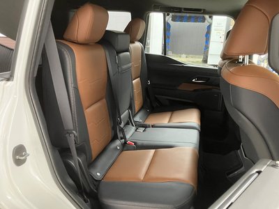 صورة 4 لـ 2025 Lexus GX