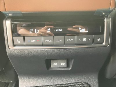 صورة 11 لـ 2025 Lexus GX