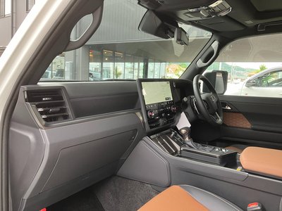 صورة 20 لـ 2025 Lexus GX