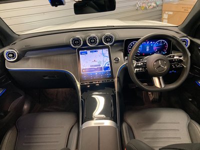 2025 Mercedes-BENZ GLC thumbnail 4