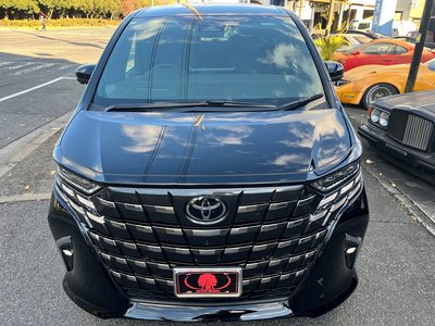 2025 Toyota ALPHARD — фото 1