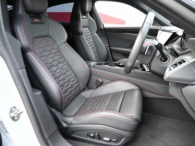 صورة 14 لـ 2021 AUDI RS E-TRON GT
