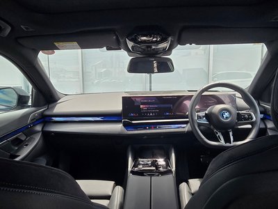 2024 BMW I5 TOURING thumbnail 27