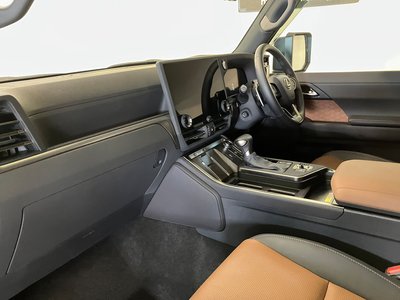 2025 Lexus GX thumbnail 16