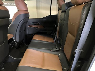 2025 Lexus GX thumbnail 18