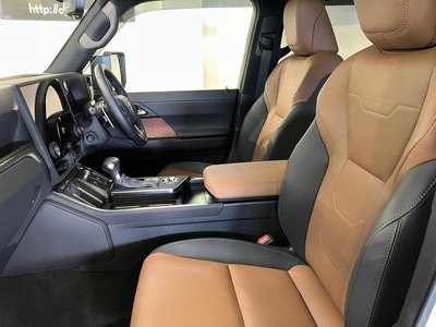 2025 Lexus GX thumbnail 17